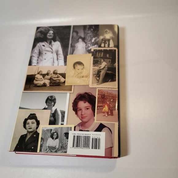 Spanish book used "My mundo adorado Sonia Sotomayor" book - Picture 10 of 13